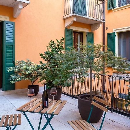 La Terrazza In Centro Apartment Verona Luaran gambar