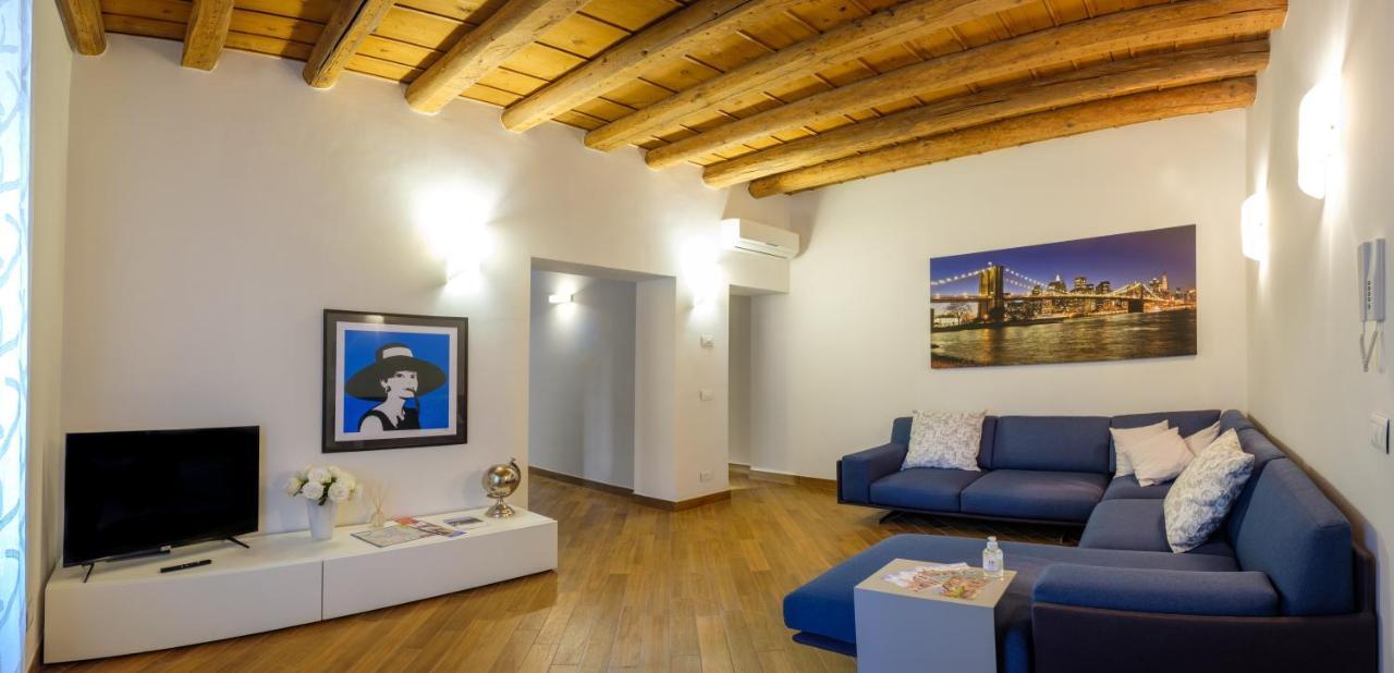 La Terrazza In Centro Apartment Verona Luaran gambar