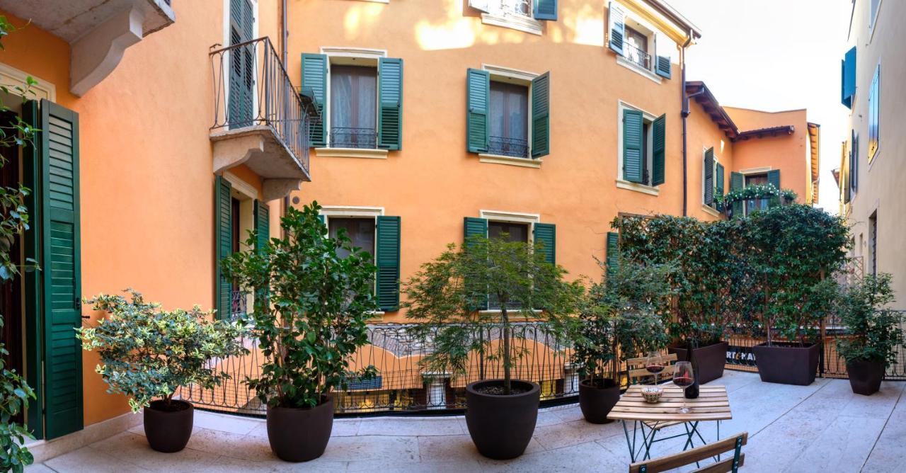 La Terrazza In Centro Apartment Verona Luaran gambar