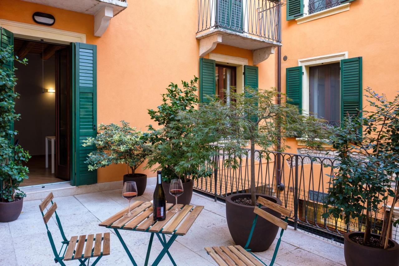 La Terrazza In Centro Apartment Verona Luaran gambar