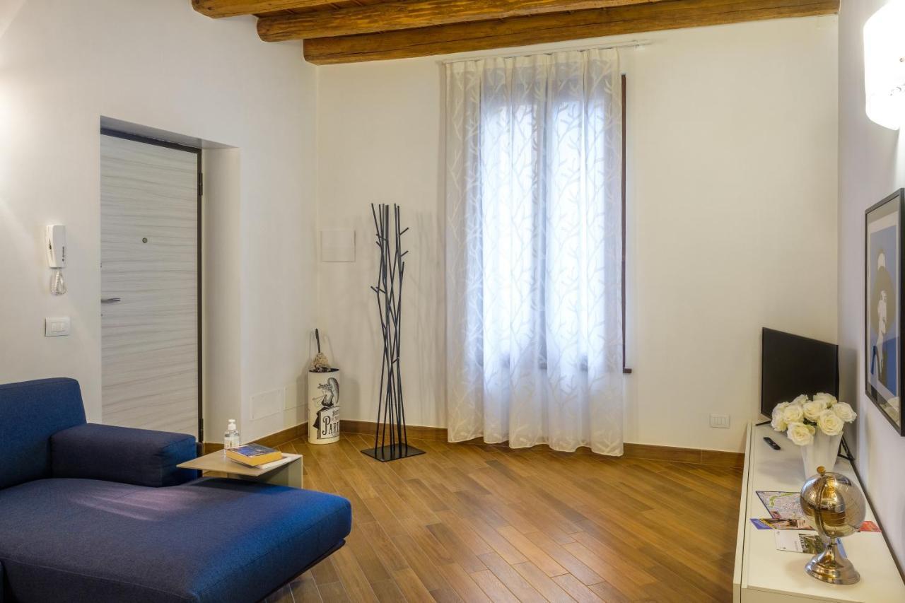 La Terrazza In Centro Apartment Verona Luaran gambar