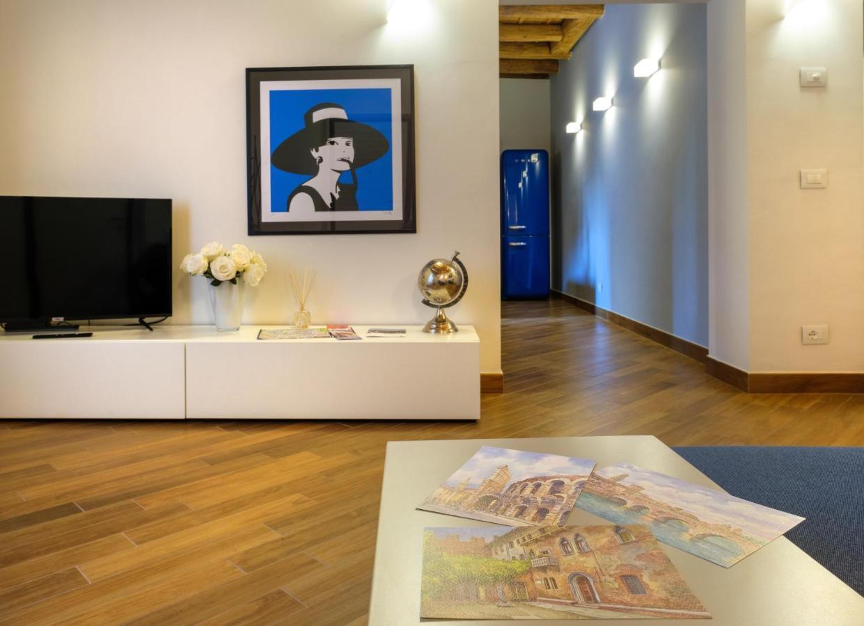 La Terrazza In Centro Apartment Verona Luaran gambar